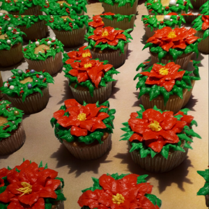 Poinsettia Cup Cake