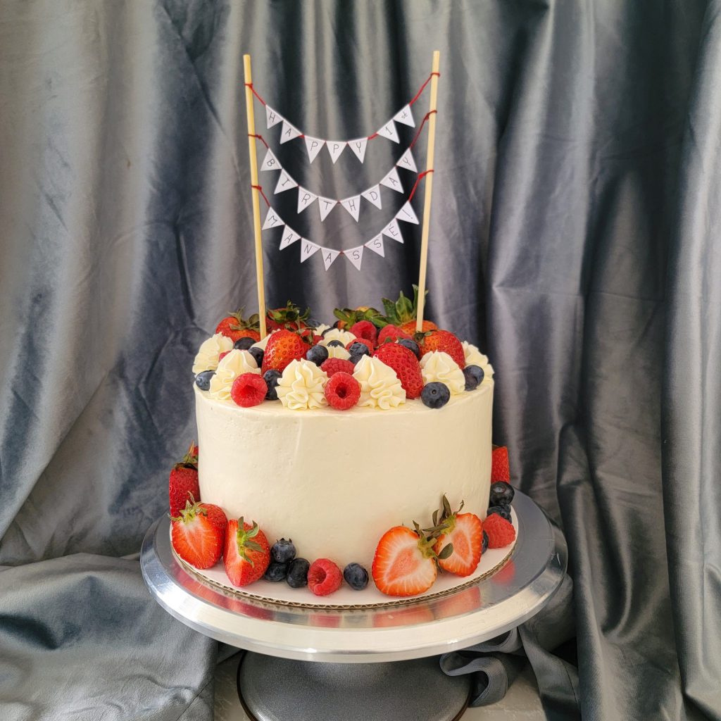 Fresh Berry Cream Cake